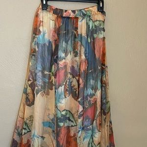Full length flowing flowered skirt, size s/m